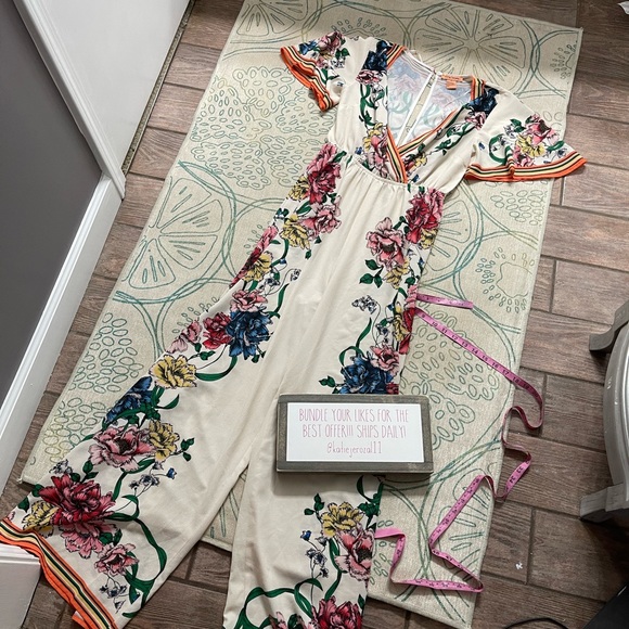 Anthropologie Pants - Anthro med jumper 💍